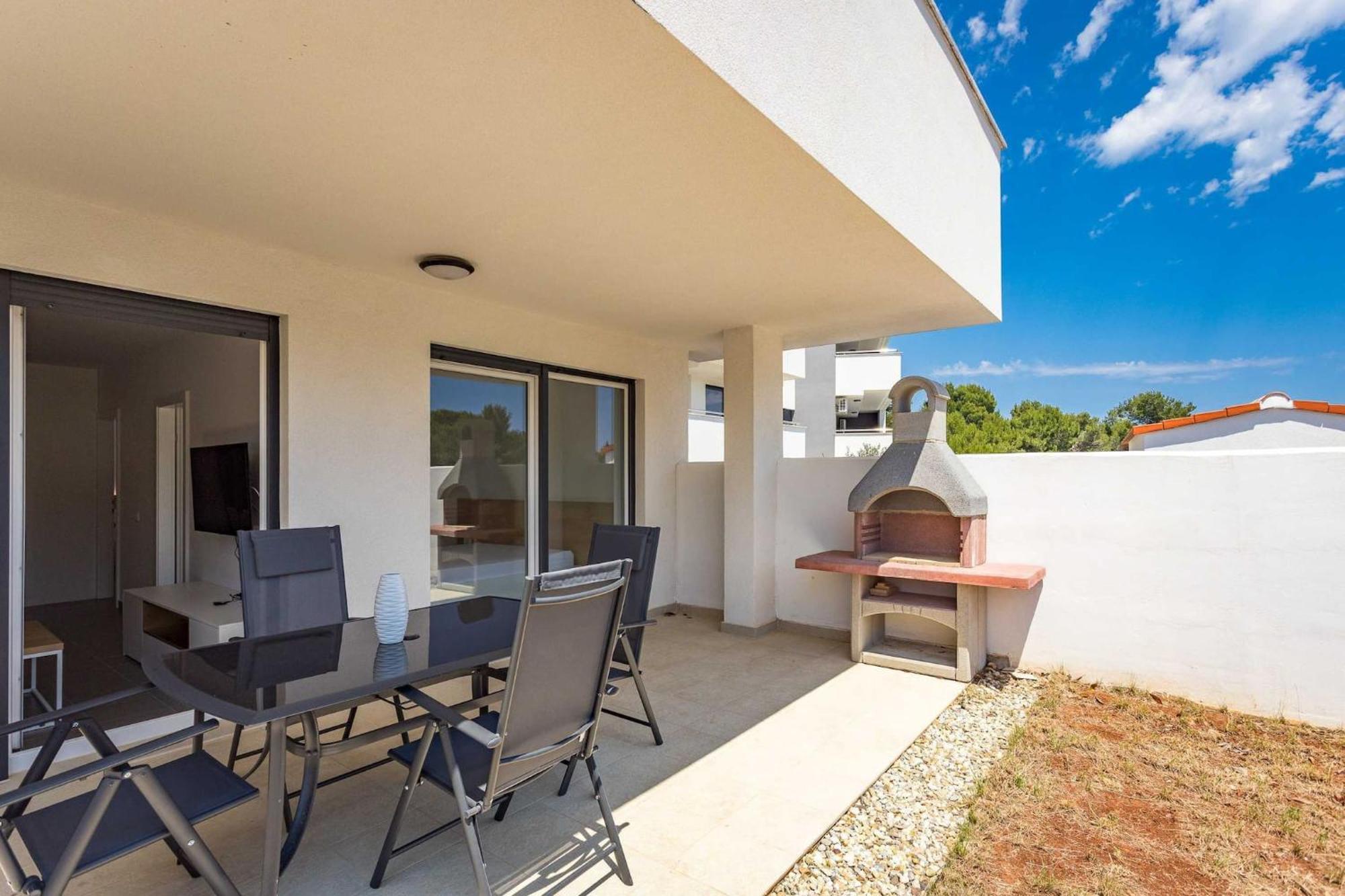 Apartments At Villa Frida Premantura Eksteriør bilde